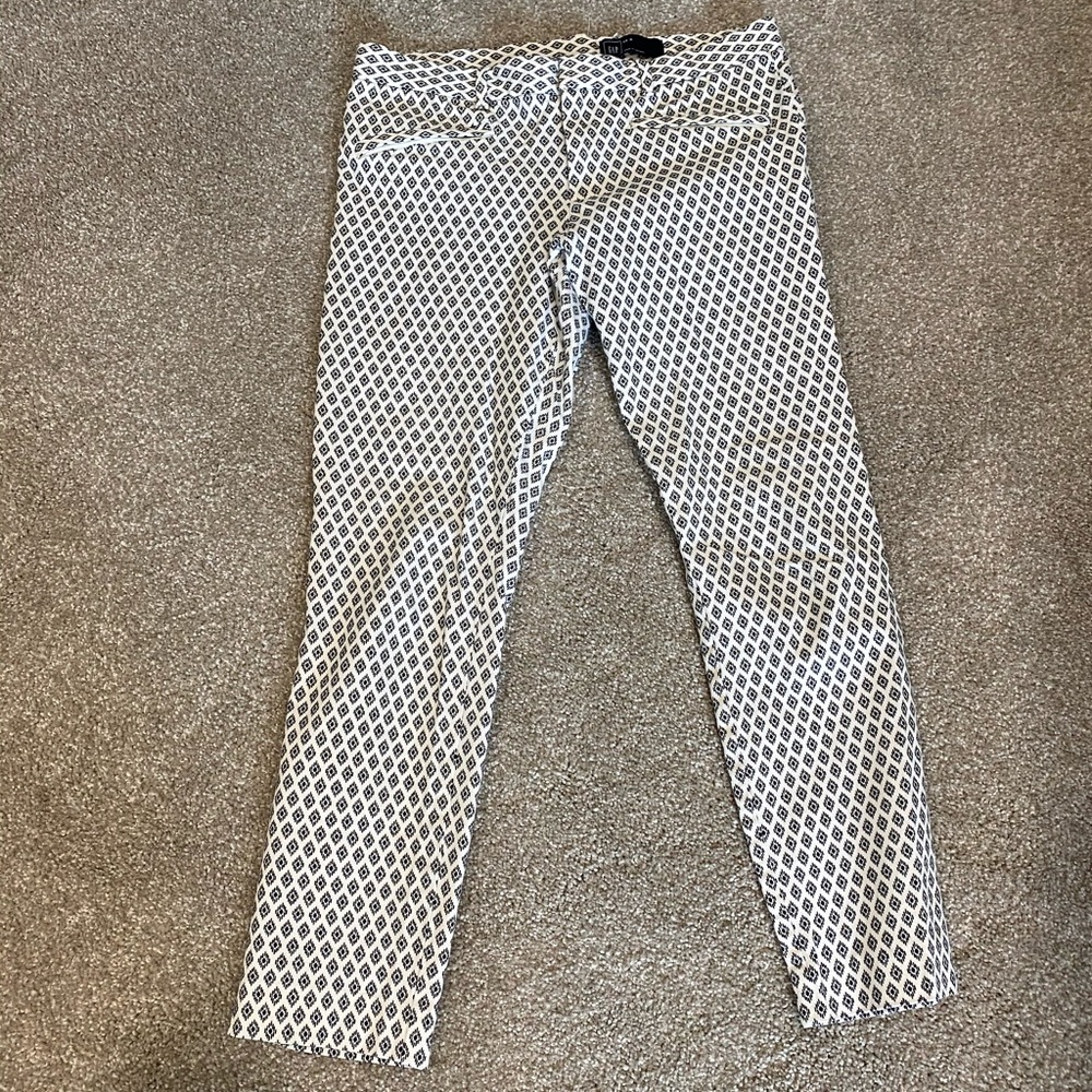 Skinny ankle length pants from The Gap. Size 8 R
